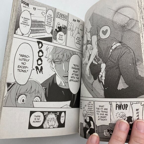 Spy X Family Manga Tatsuya Endo volumes 1 2 Viz graphic art book - Picture 4 of 6